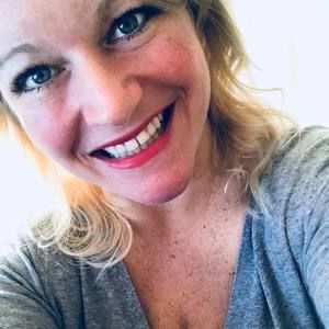 Meet your Posher, Dee